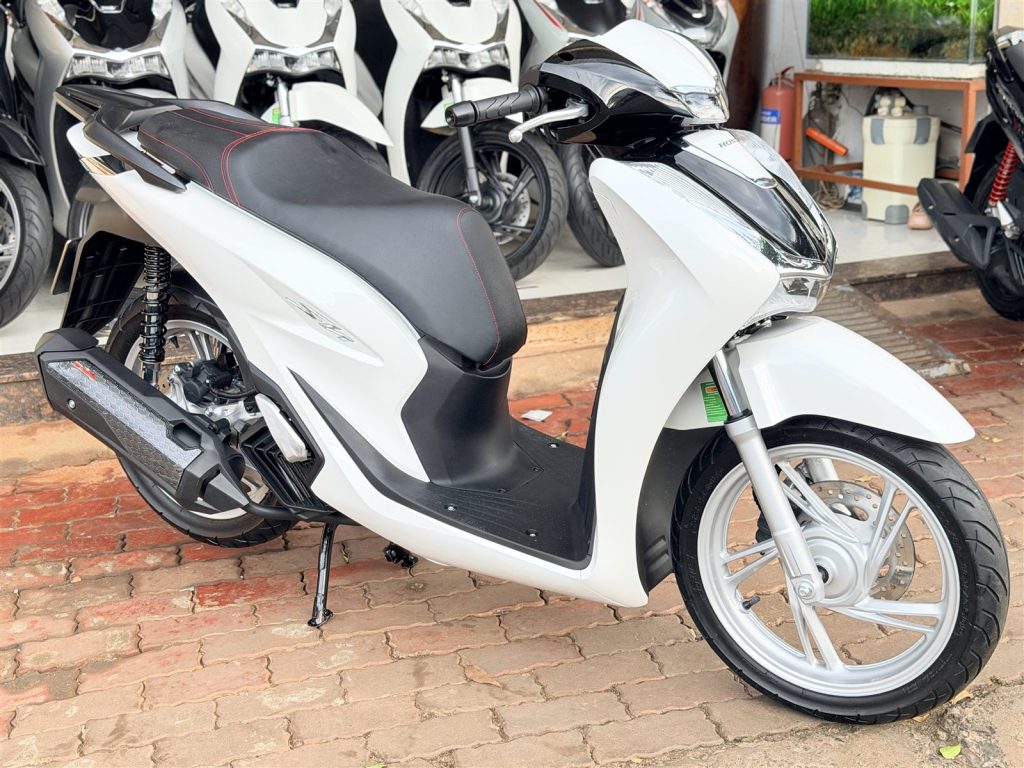 SH 125i 2023 trắng đen toàn thân, yên có đường chỉ đỏ