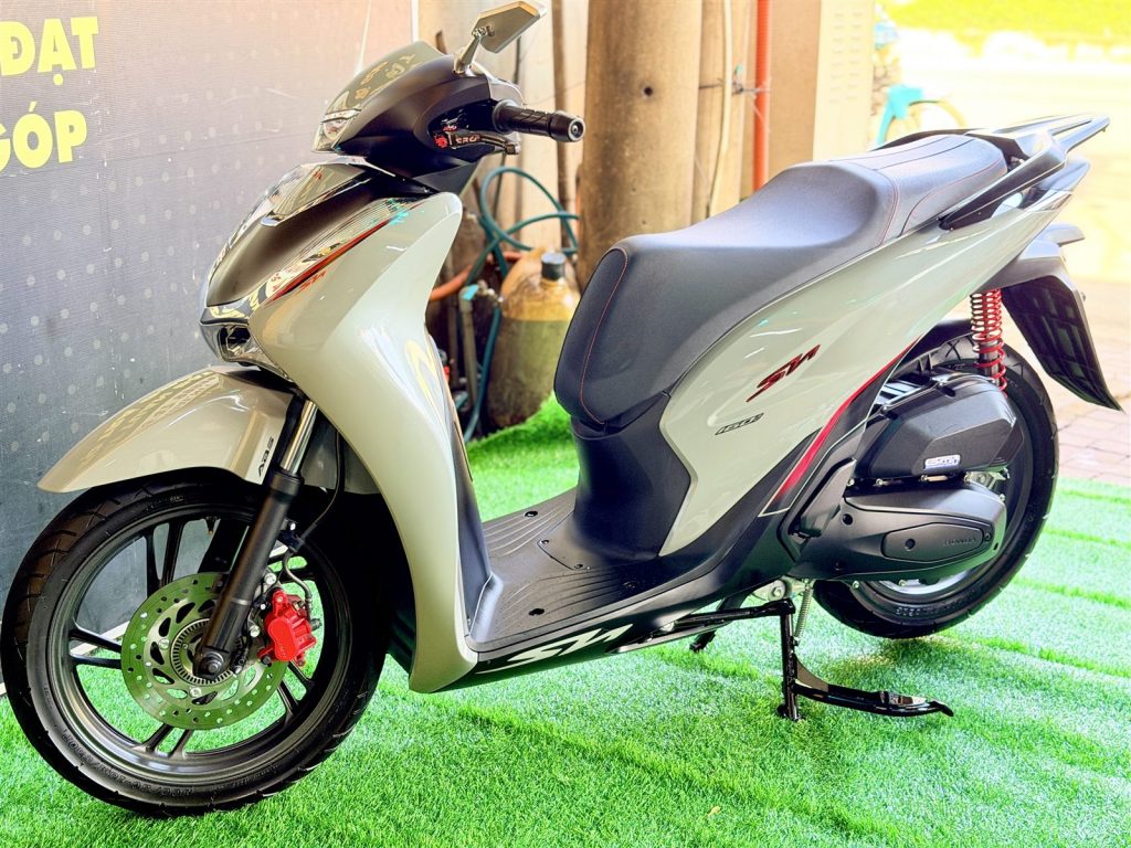 SH 160i 2025 ABS toàn thân bên trái tại Xe Tuấn Đạt