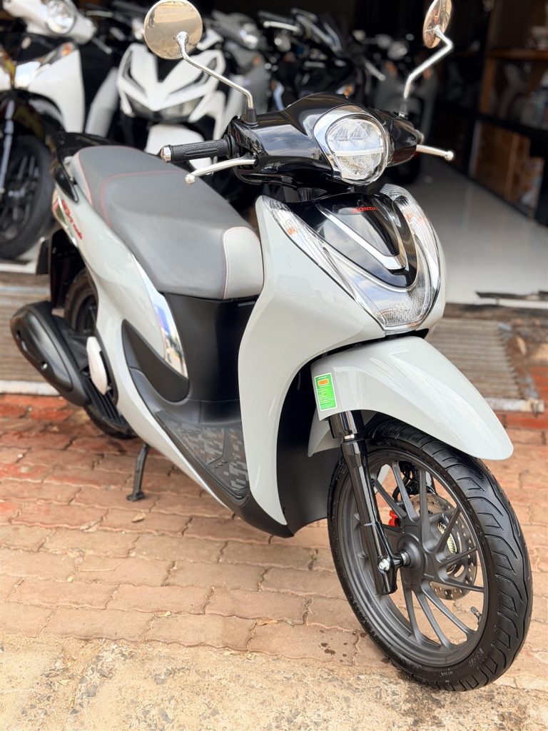 SH Mode 2025 cũ phanh ABS nhìn góc trước bên phải