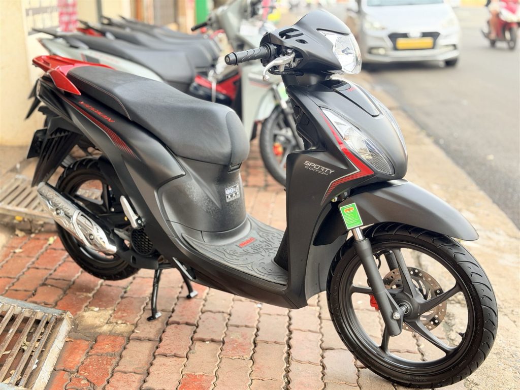 Vision bản thể thao đen nhám mới đi 4.000km tại Xe Tuấn Đạt